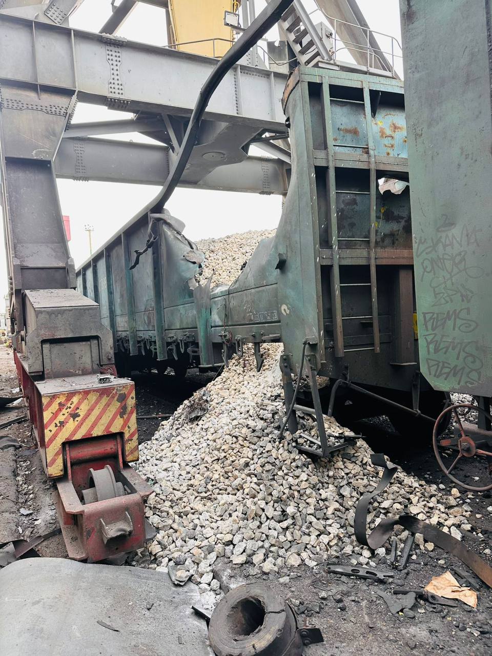 РФ била по готелях, будинках та дитмайданчику, багато жертв: все про атаку на Київ, Дніпро, Одесу